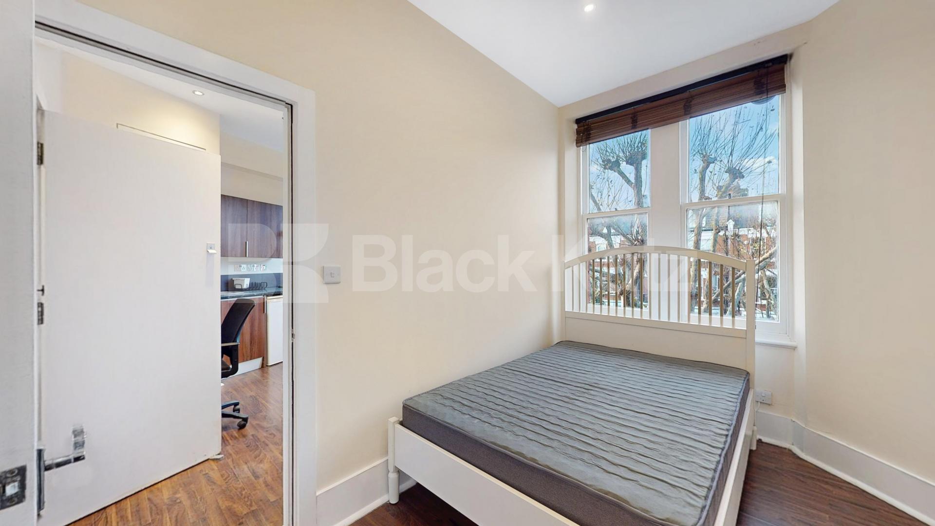 Modern one bed set within a large period house mins to tube and shops Sutherland Avenue, Maida Vale